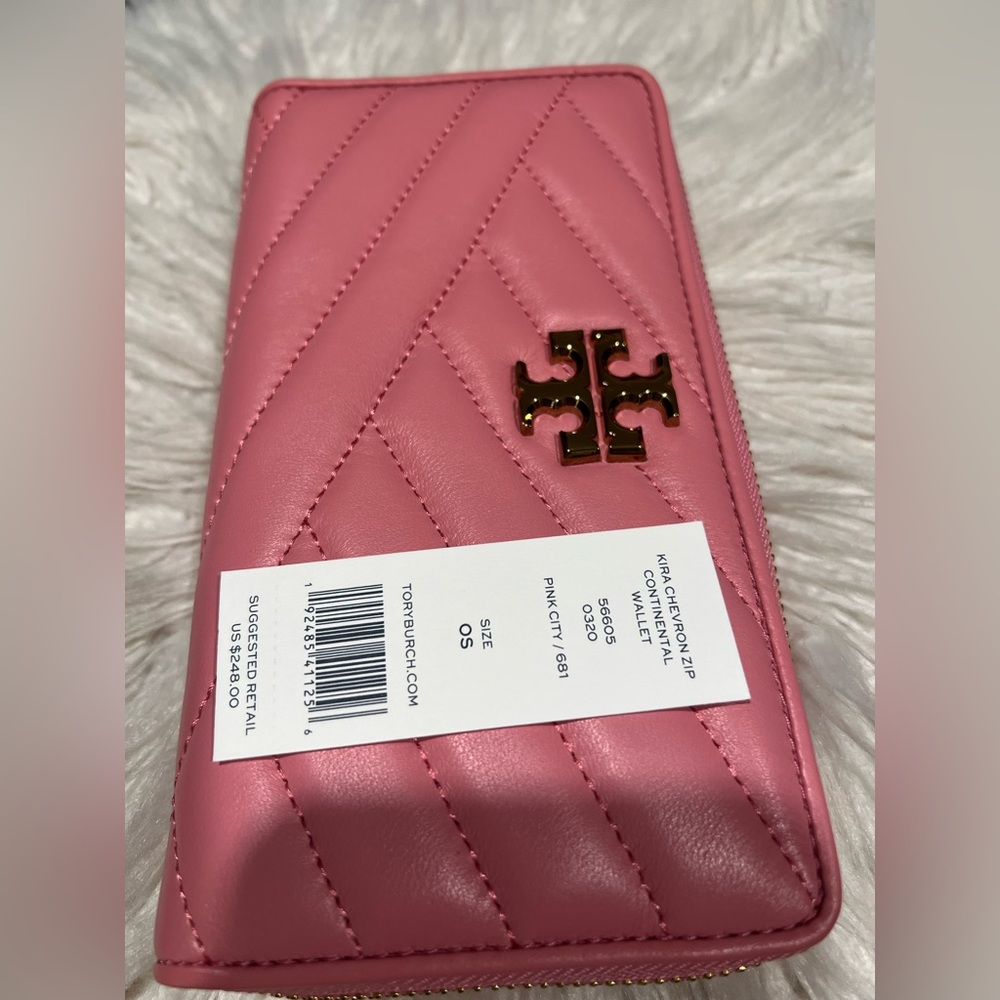 ✨SOLD✨ Tory Burch Kira Chevron zip continental wallet - Picture 10 of 13